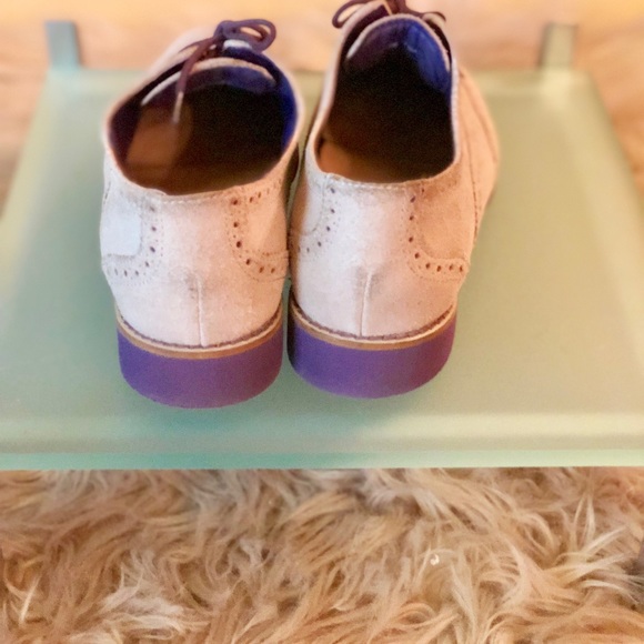 COLE HAAN Beige Suede Wingtip with purple sole - Picture 8 of 8